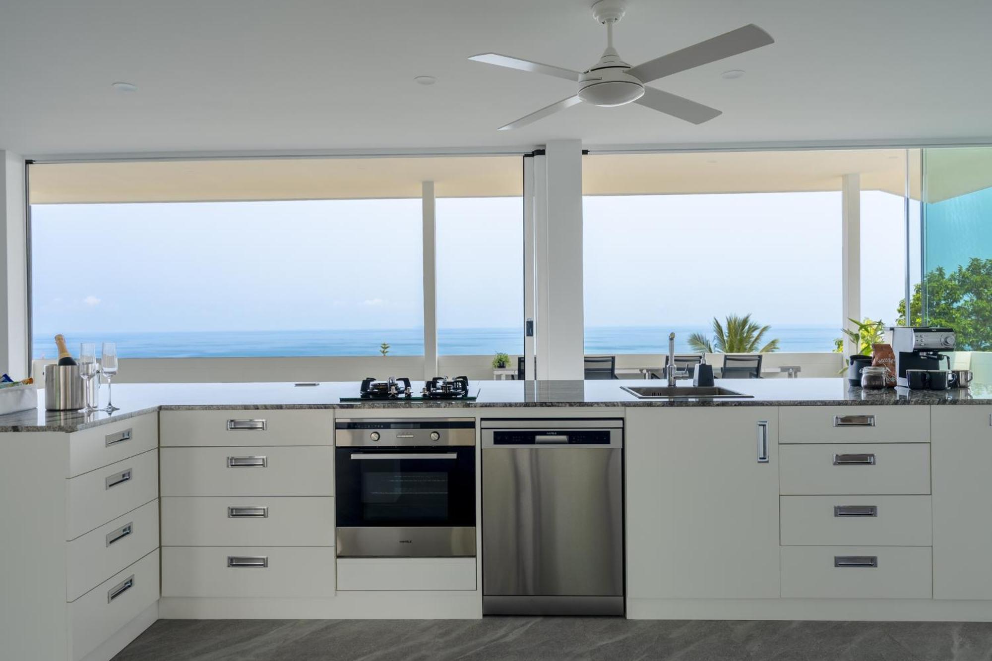 Luxury With A Pool - Stunning Sea Views קו לנטה