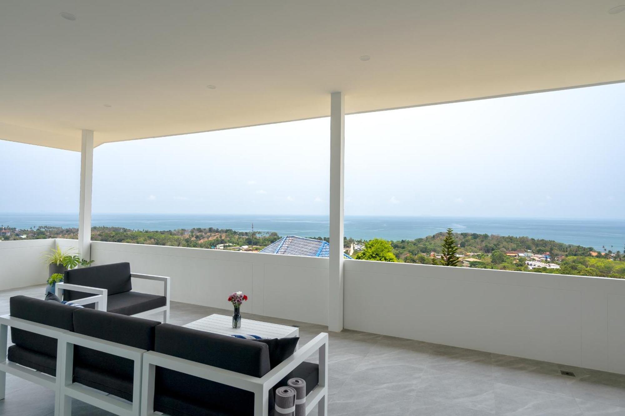 Luxury With A Pool - Stunning Sea Views